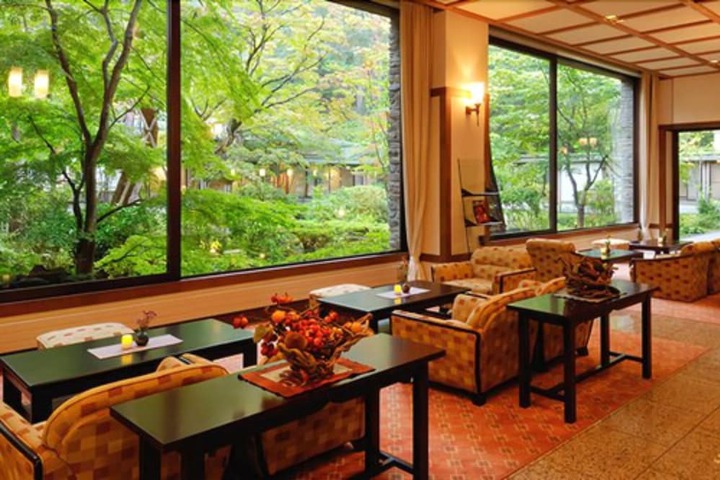 Entrance & Lobby