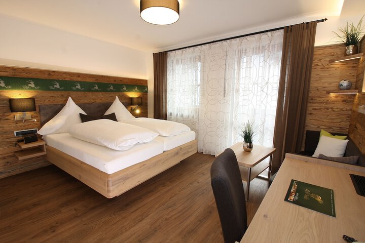 Room 6 of 43