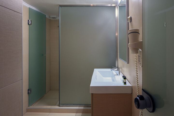 Room 35 of 116