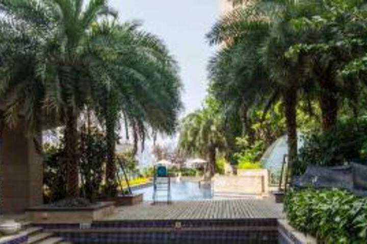 Heilan Home River View Resort Apartment Hotel (Nanbin Road Yangtze River Cableway Branch)