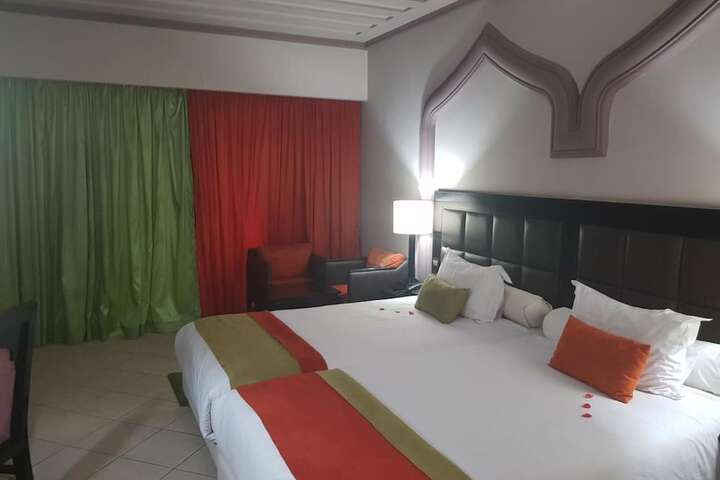 Room 18 of 37