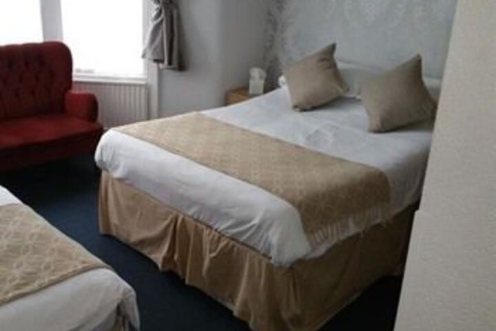 Room 8 of 30