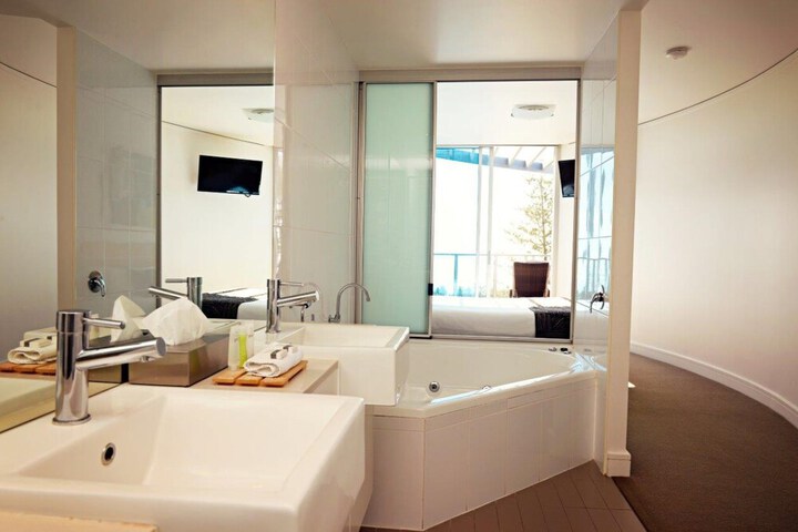 Room 42 of 66