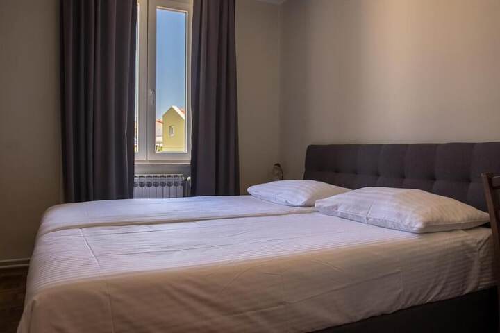 Room 10 of 36