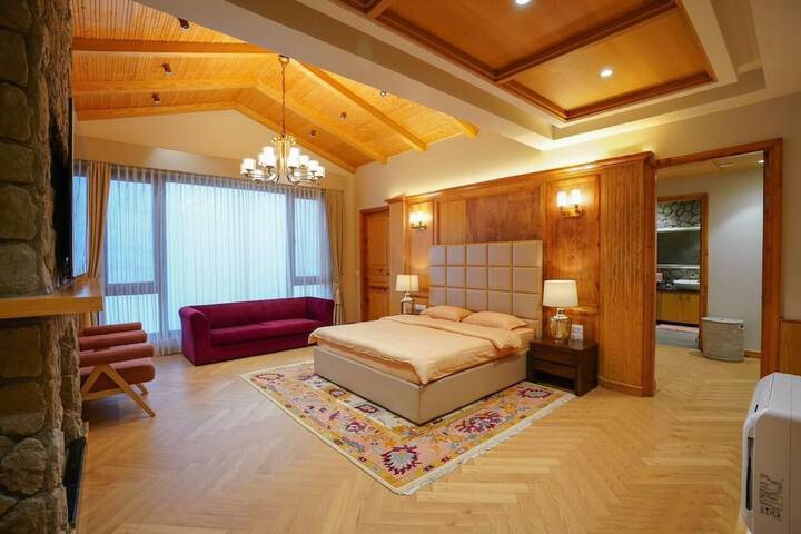 Room 16 of 48