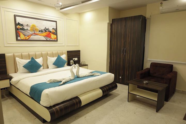 Room 4 of 19