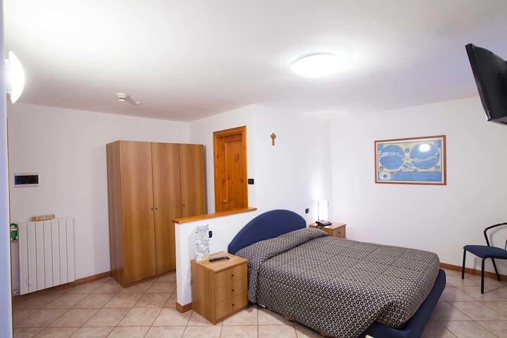 Room 2 of 26