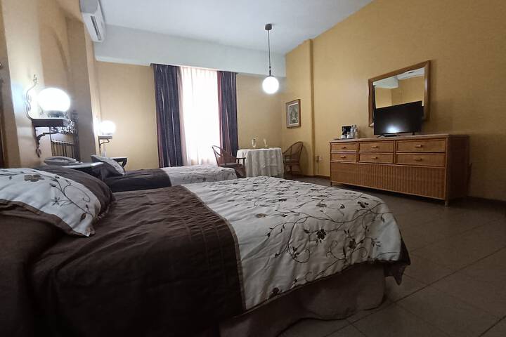 Room 12 of 27