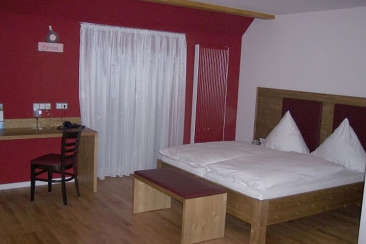 Room 13 of 44