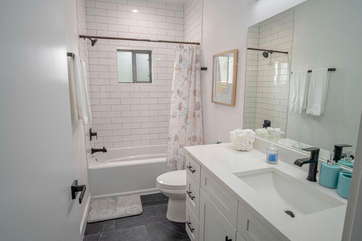Room 12 of 36