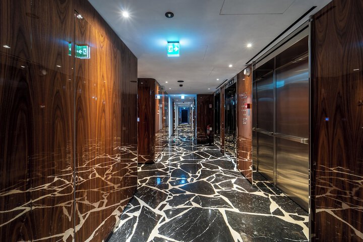 Ballroom/Hall 95 of 103
