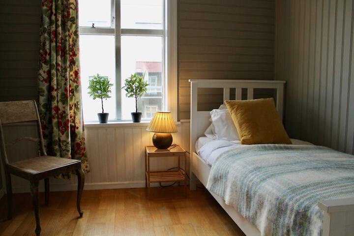 Room 12 of 41