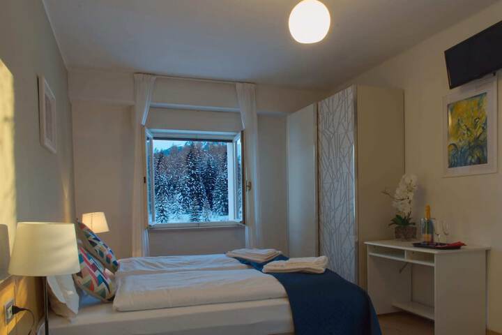 Room 7 of 49