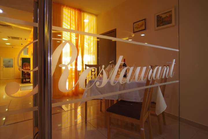 Dining Photos