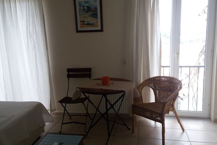 Room 5 of 25