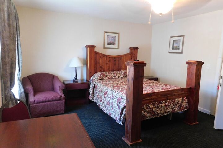 Room 6 of 15
