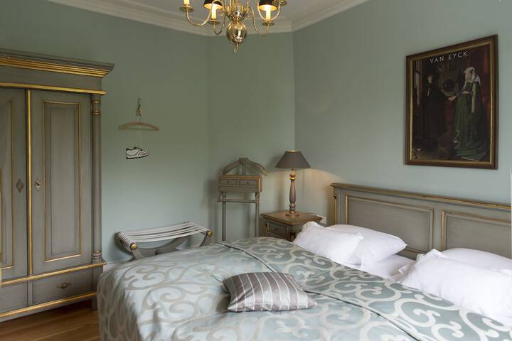 Room 3 of 31