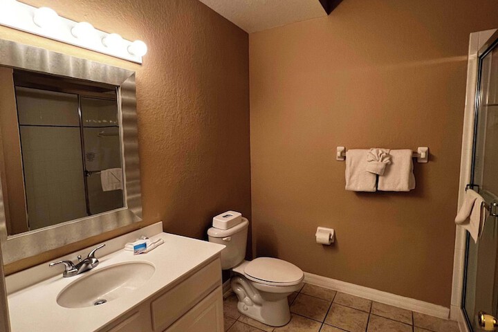 Room 8 of 32