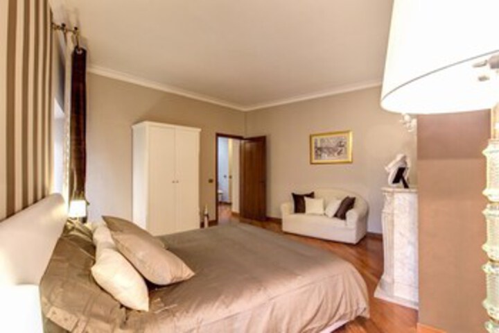 Room 22 of 33