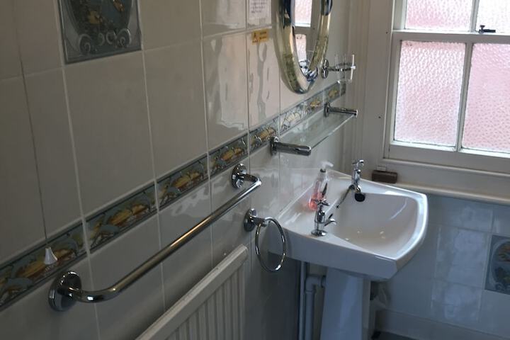 Room 14 of 68