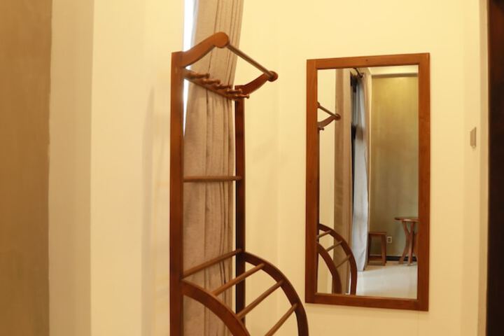 Room 8 of 41