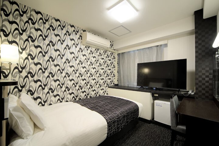 Room 30 of 53