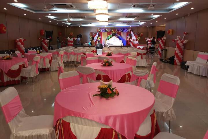 Ballroom/Hall 34 of 44