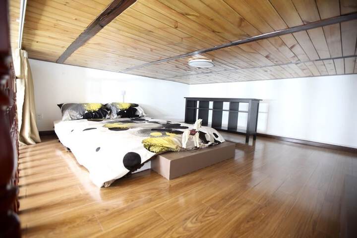 Room 8 of 87