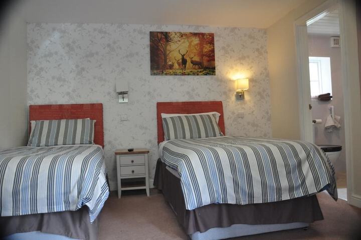Room 2 of 18