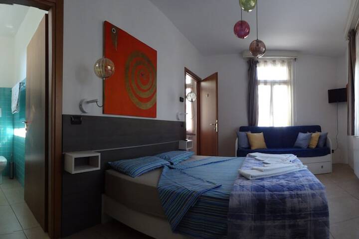 Room 12 of 46