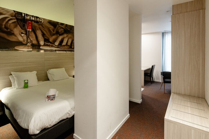 Room 38 of 65