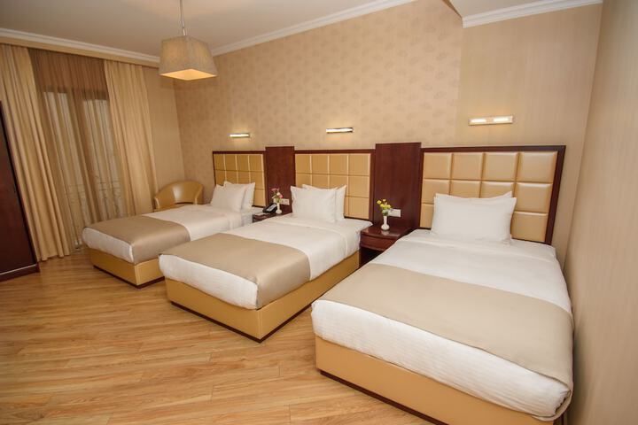 Room 13 of 80