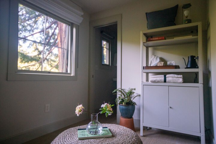 Room 33 of 180