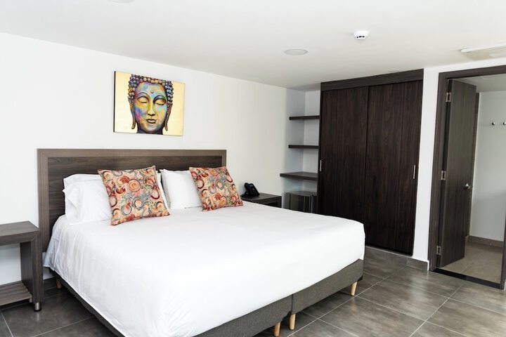 Room 22 of 35