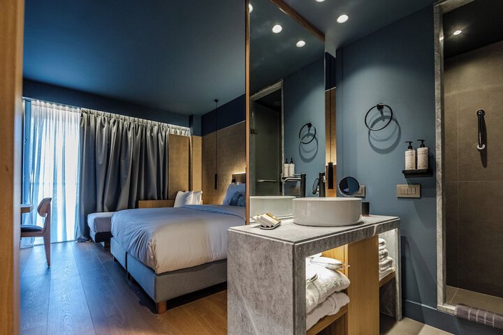 Room 30 of 82