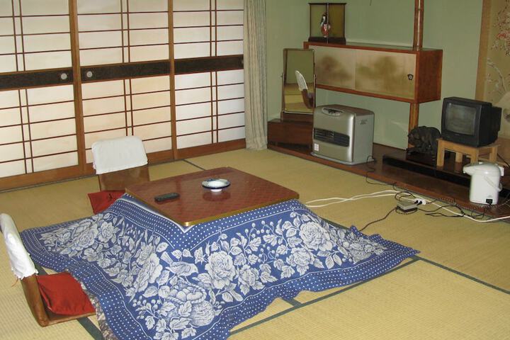 Room 17 of 37