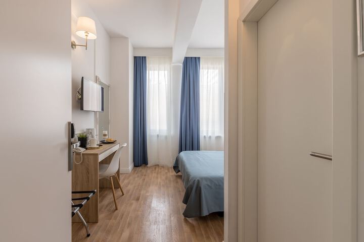 Room 4 of 36