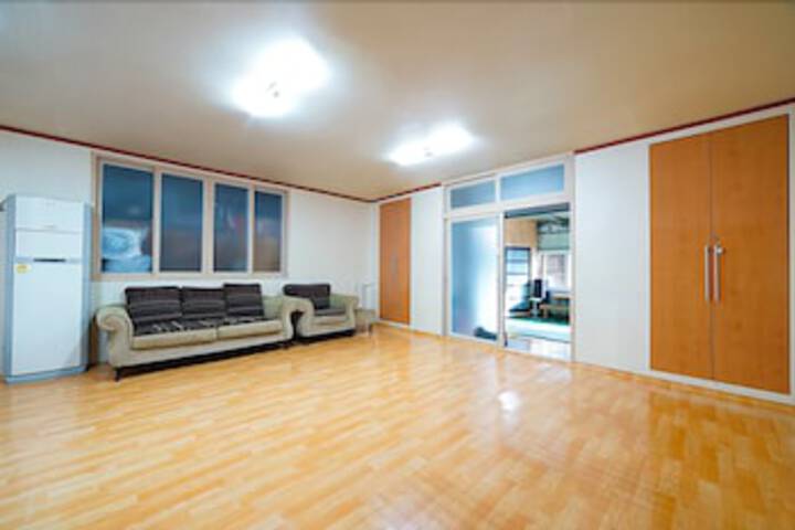 Room 12 of 35