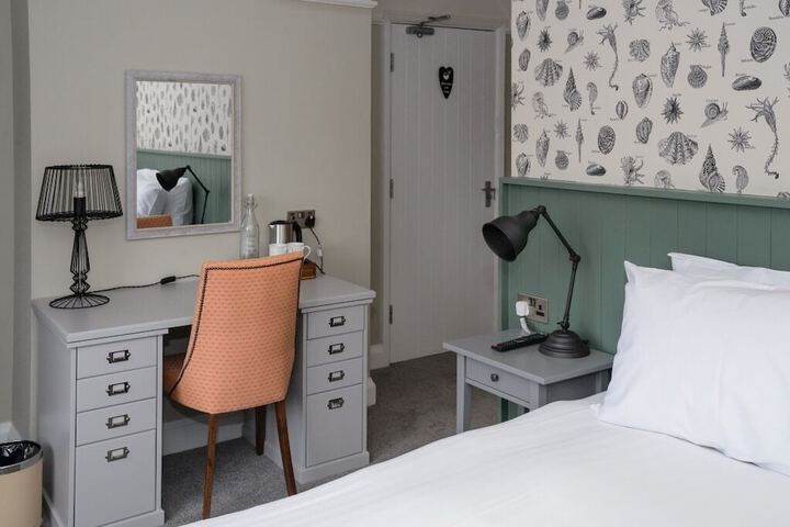 Room 26 of 103