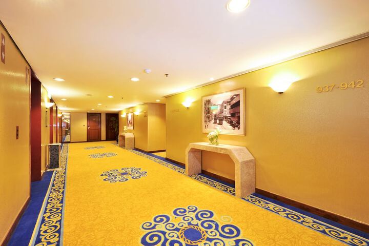 Ballroom/Hall 56 of 60