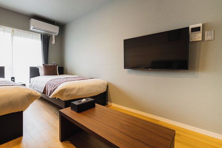 Room 6 of 29