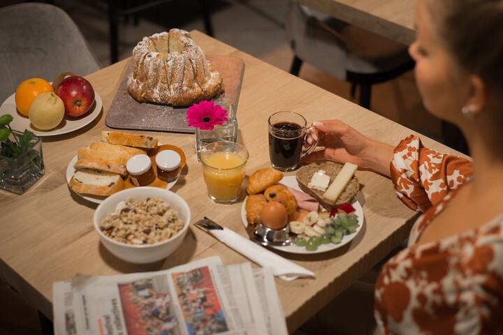Dining 51 of 61