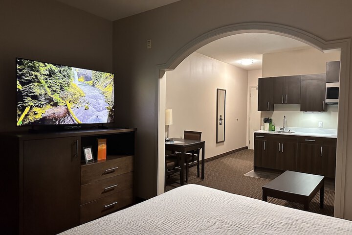 Room 15 of 65