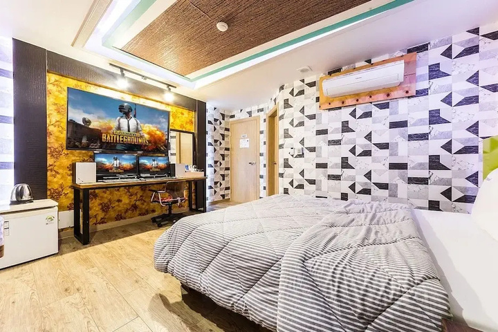 Room 17 of 42