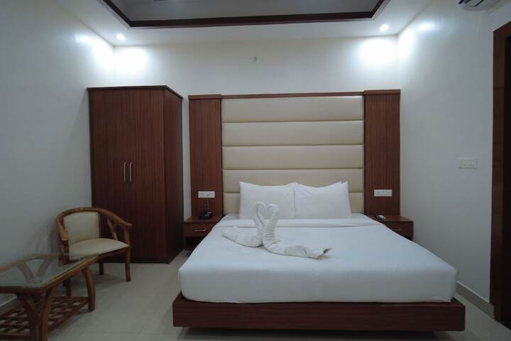 Room 11 of 65