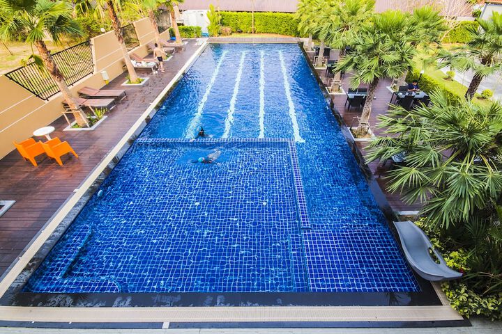 Hotel Pool
