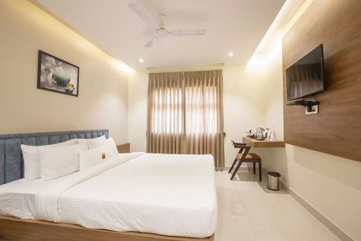 Room 28 of 63