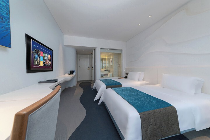 Room 16 of 27