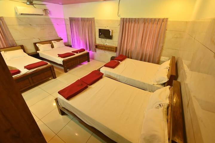 Room 2 of 10