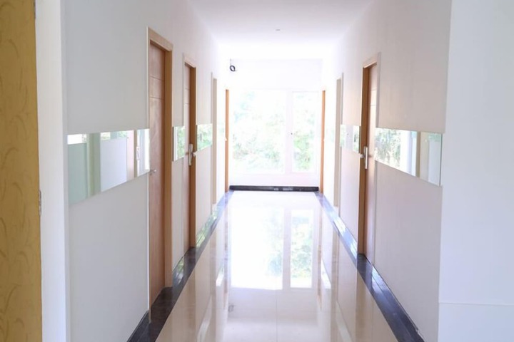 Ballroom/Hall 17 of 35